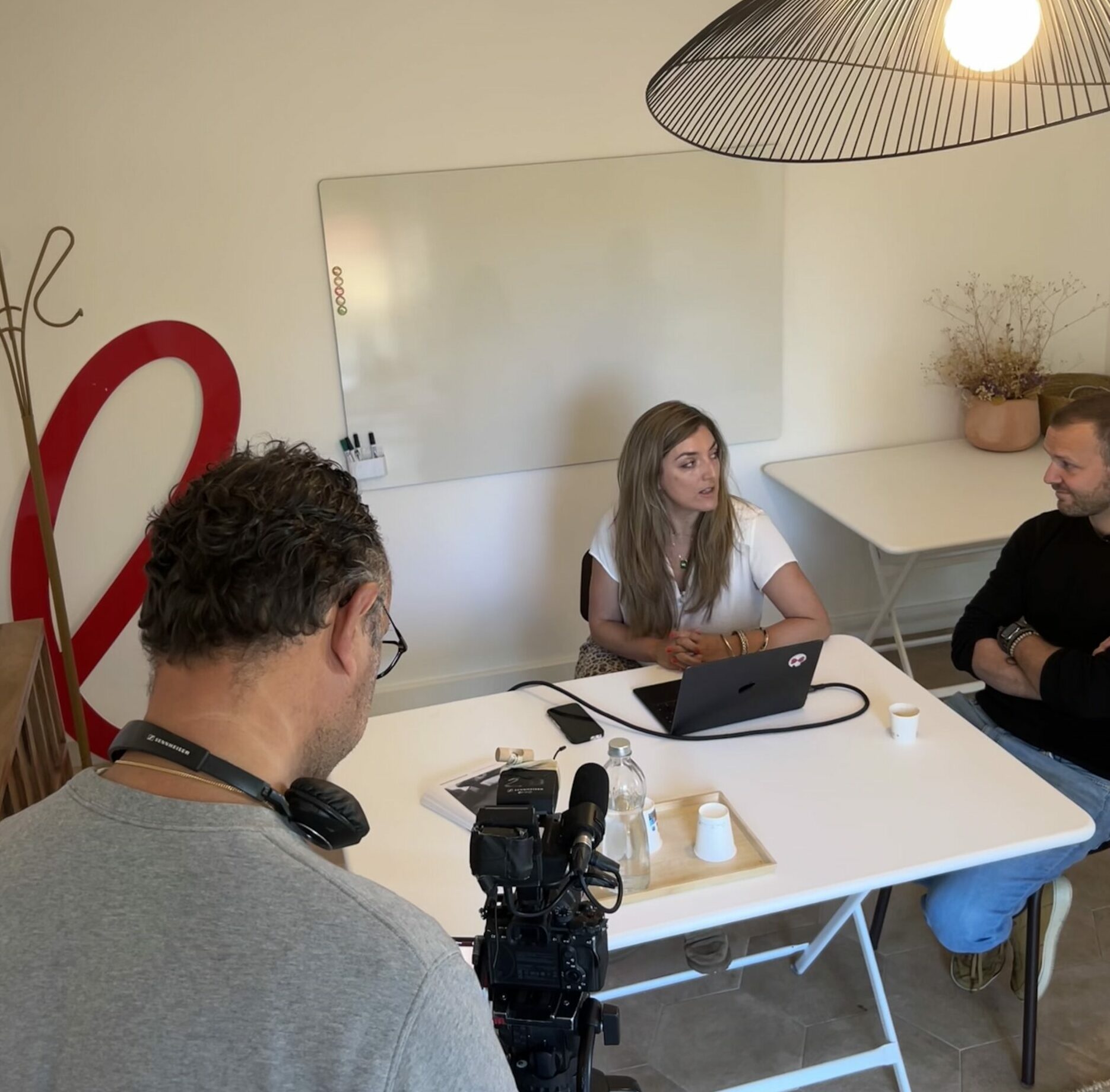 Jean s'inscrit chez Begin - tournage TF1 Sept à Huit